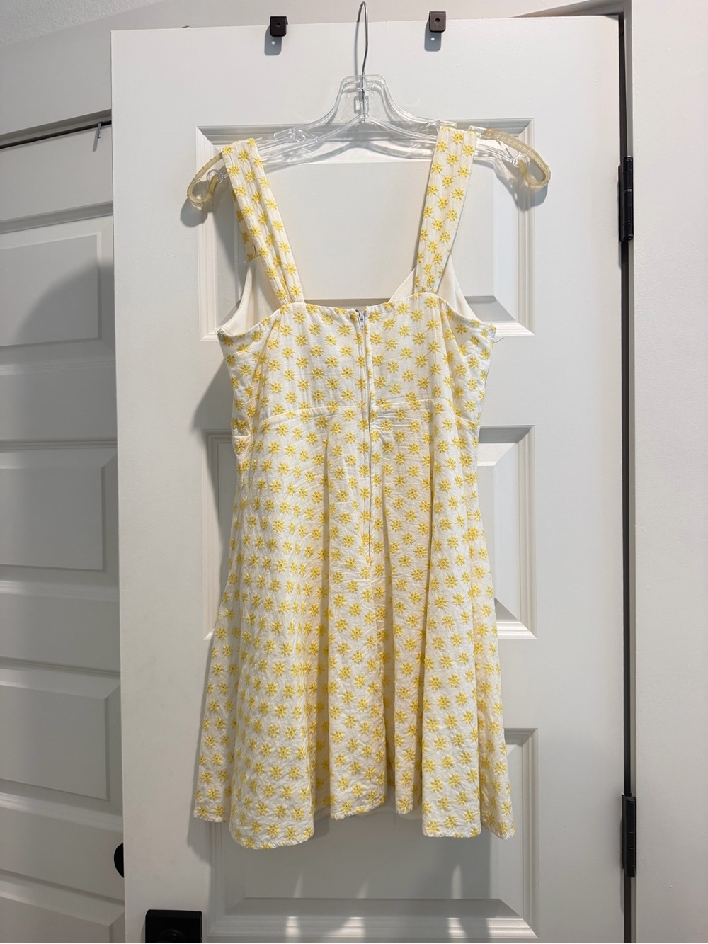Francesca’s Spring Dress - Picture 2 of 3